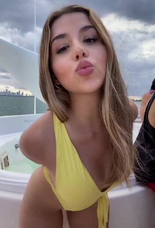 Irresistible Amanda Díaz in Yellow Swimsuit