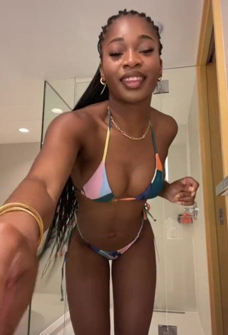 Irresistible Angel Ogbonna Shows Cleavage in Bikini