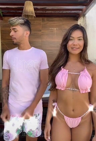 3. Gorgeous Ayarla Souza Shows Cleavage in Alluring Pink Bikini