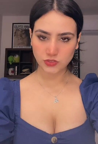 1. Erotic Barbara Nuñez Treviñ Shows Cleavage in Blue Crop Top