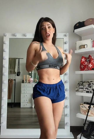 1. Sweetie Brenda Zambrano Shows Cleavage in Grey Sport Bra