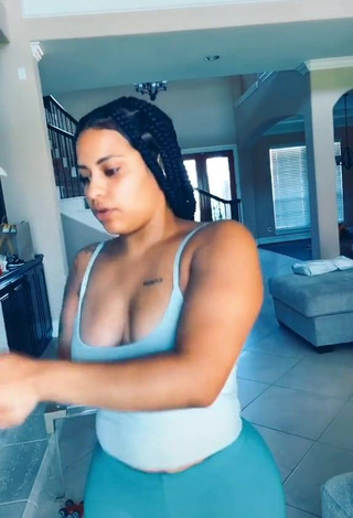 Hot Carmen Pritchett Shows Cleavage in Grey Top and Bouncing Boobs