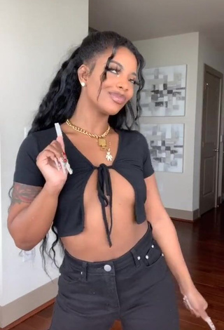 1. Irresistible De'arra Taylor in Black Crop Top