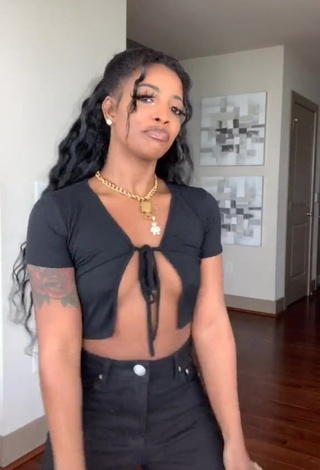 Irresistible De'arra Taylor in Black Crop Top