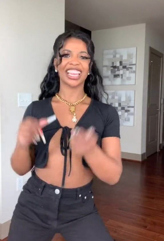 3. Irresistible De'arra Taylor in Black Crop Top